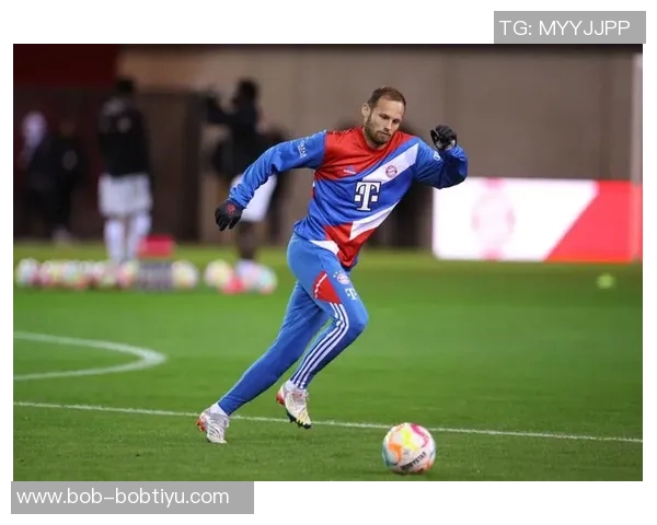 外媒曝光拜仁2627赛季客场球衣设计白色主色调EV队徽重返引发关注